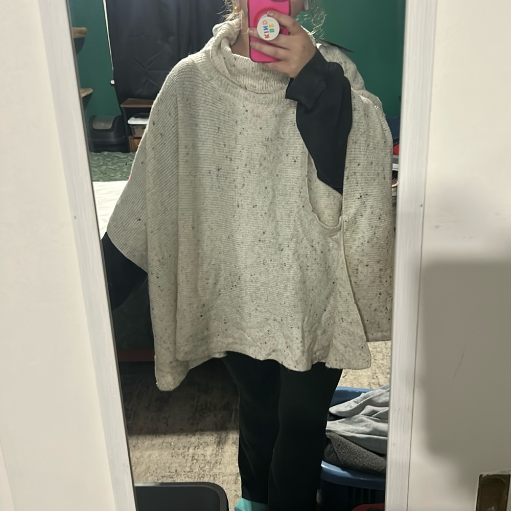 Moon & Madison Poncho